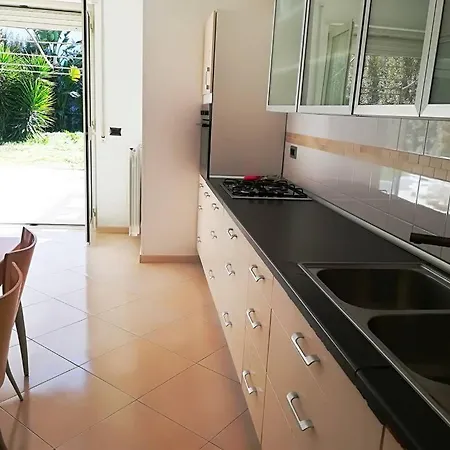 Casa Vacanze Iside Centro, Salento 7/8 Posti *